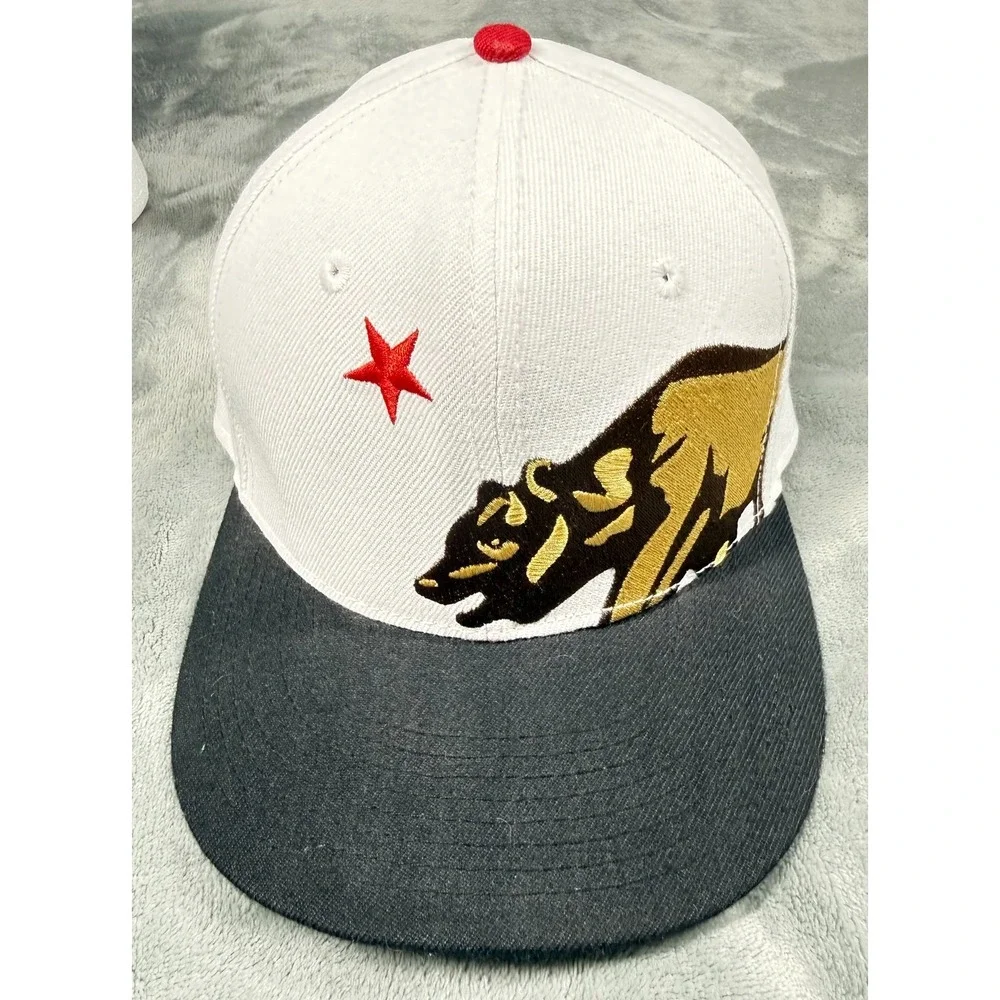 Dissizit California Bear Snapback Hat Mens White Black Red Star